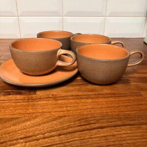 S/4 vintage Heath coupe teacups + 1 saucer in Nutmeg/Pumpkin